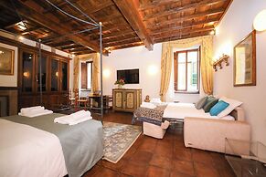 Domus Minelli Navona by Ghor