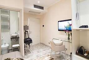 Colonna 18 Apartment by Ghor