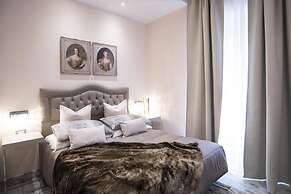 Colonna 18 Apartment by Ghor