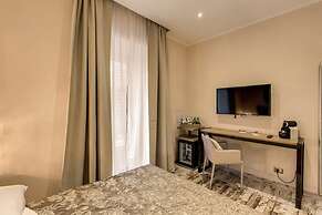 Colonna 18 Apartment by Ghor