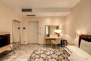 Colonna 18 Apartment by Ghor