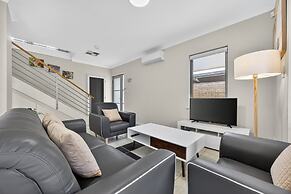 3-bedroom Escape With Outdoor Living Area