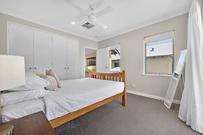 3-bedroom Escape With Outdoor Living Area