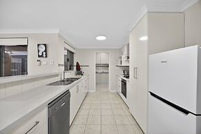 3-bedroom Escape With Outdoor Living Area