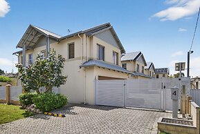 3-bedroom Escape With Outdoor Living Area