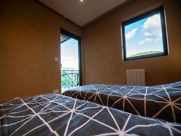 Mountain-view Eco-friendly Cottage