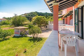 Pink House Socrates Kerkyra Beachside Studio