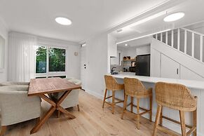 Stylish 2-bed Townhouse in Leafy Hyde Park