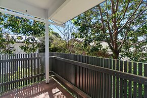 Stylish 2-bed Townhouse in Leafy Hyde Park