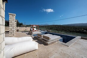 Villa Petradi With Private Pool