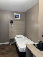 PARIS ROOMS & DREAMS HOTEL