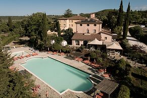 Hotel with swimming pool in Riparbella