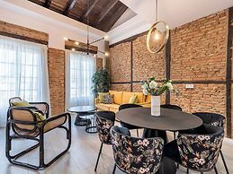 Apartamentos Puerta Elvira Suites 3000