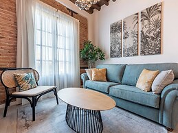 Apartamentos Puerta Elvira Suites 3000