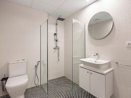 Apartamentos Puerta Elvira Suites 3000