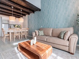 Apartamentos Puerta Elvira Suites 3000