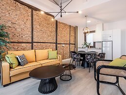 Apartamentos Puerta Elvira Suites 3000