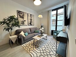 Apartamentos Puerta Elvira Suites 3000