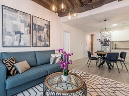 Apartamentos Puerta Elvira Suites 3000