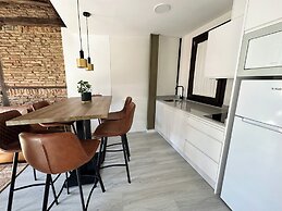 Apartamentos Puerta Elvira Suites 3000