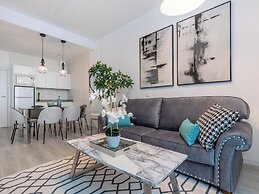 Apartamentos Puerta Elvira Suites 3000