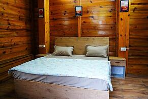 7 Lake Stays Sattal