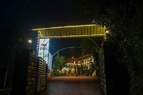 7 Lake Stays Sattal