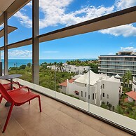 LUX 1 BDR OCEAN VIEW 1 BLOCK TO BEACH