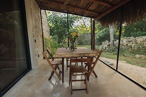 Refugio en la Serva Maya Coba