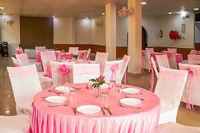 The Pine Oak Resort