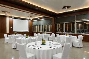 The Pine Oak Resort