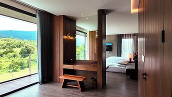 Nimman Private Luxury Pool Villa Resort
