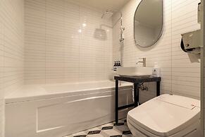 AVENUE S HOTEL