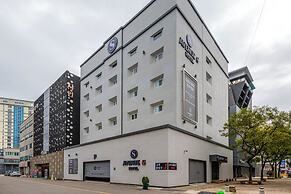 AVENUE S HOTEL