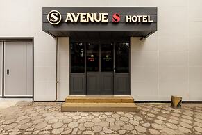 AVENUE S HOTEL