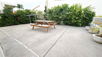 GREEN LODGE