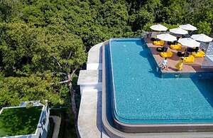 1BR Loft Pool Gym  Walk to Naiharn C181