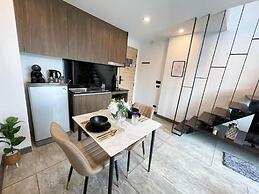1BR Loft Pool Gym  Walk to Naiharn C181