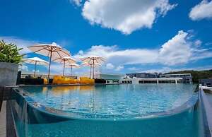 1BR Loft Pool Gym  Walk to Naiharn C181