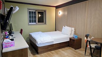 Sky Motel