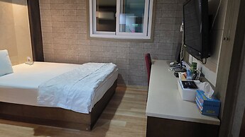 Sky Motel