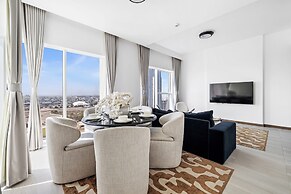 Luxury Suite Canal Views Infinity Pool
