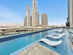 Luxury Suite Canal Views Infinity Pool
