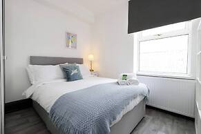 Luxury Living, Central Spot