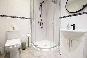 Luxury Living, Central Spot