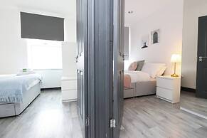 Luxury Living, Central Spot