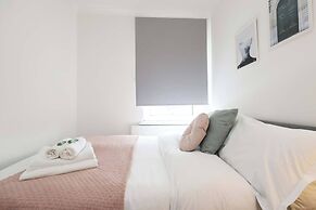 Luxury Living, Central Spot