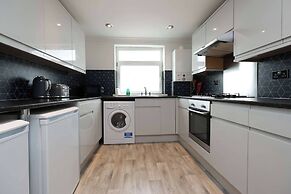 Luxury Living, Central Spot