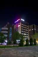Sapar Deluxe Plaza