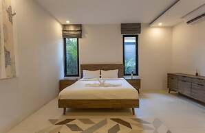 Tropical 3BR Escape Pool Style V90
